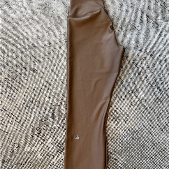 ALO Yoga Pants - ALO Yoga Tan Leggings Size Medium
